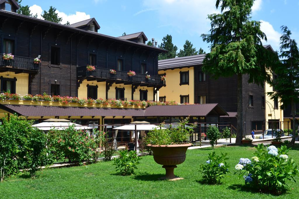 Parco Dei Pini - Sila Wellness Hotel 塔瓦娜 外观 照片